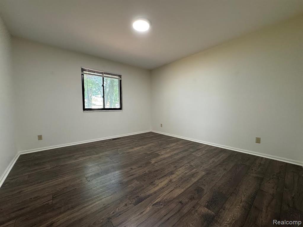 40250 Pinetree Drive, Plymouth, MI 48170 — Photo 23