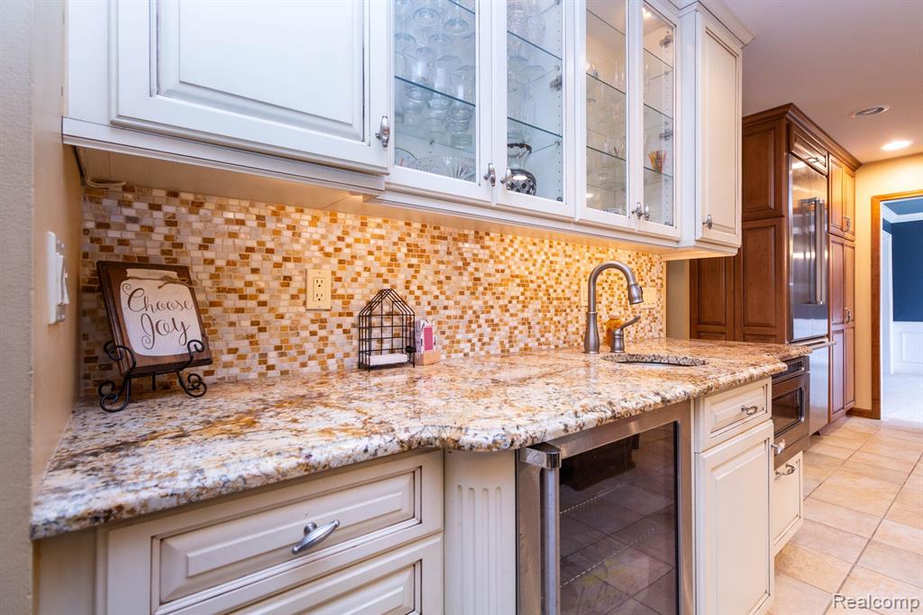 45515 EMERALD FOREST Drive, Novi, MI — Photo 19
