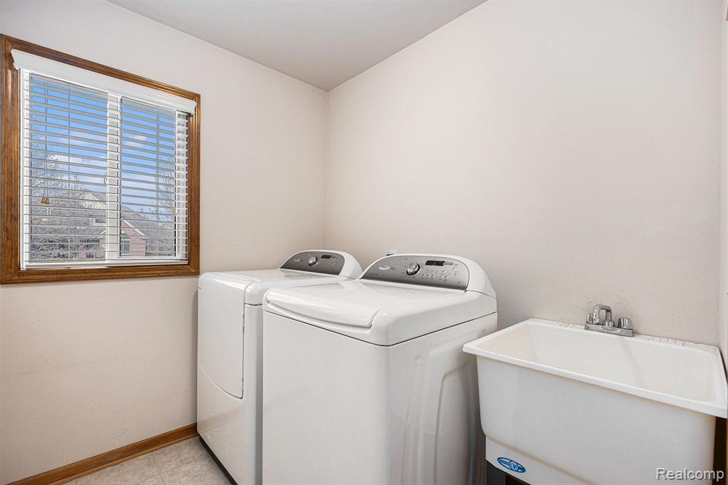 50190 MAGDALINA Drive, Macomb, MI 48044 — Photo 13