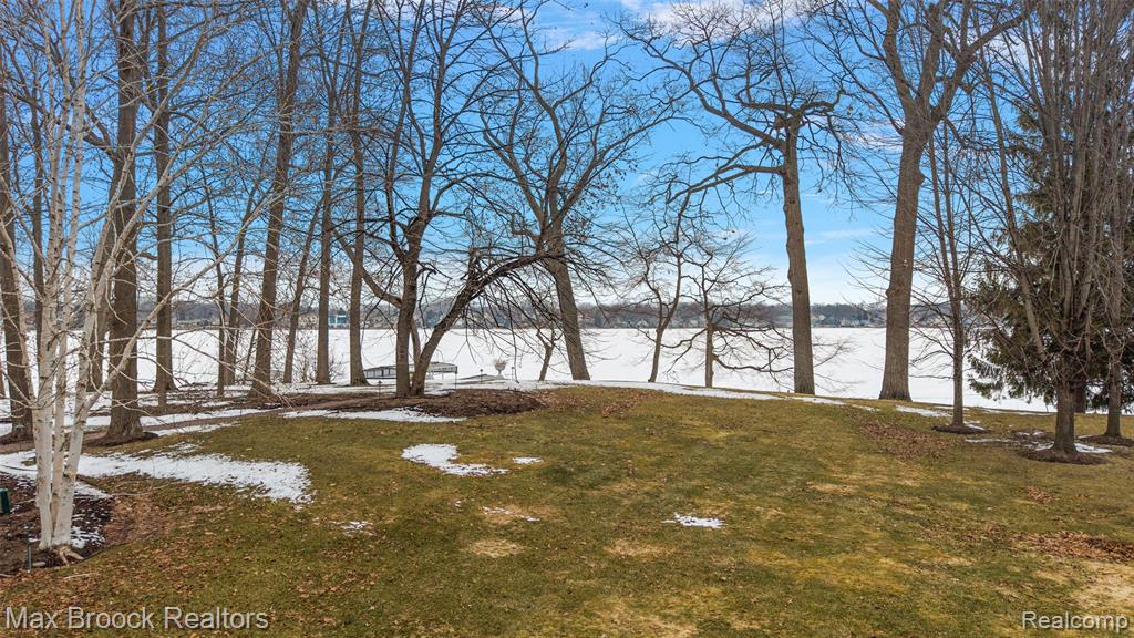 4740 Dow Ridge Road, Orchard Lake Village, MI 48324 — Photo 36