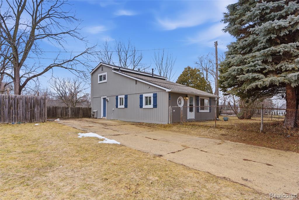 875 Scott Lake Road, Waterford, MI 48328 — Photo 7