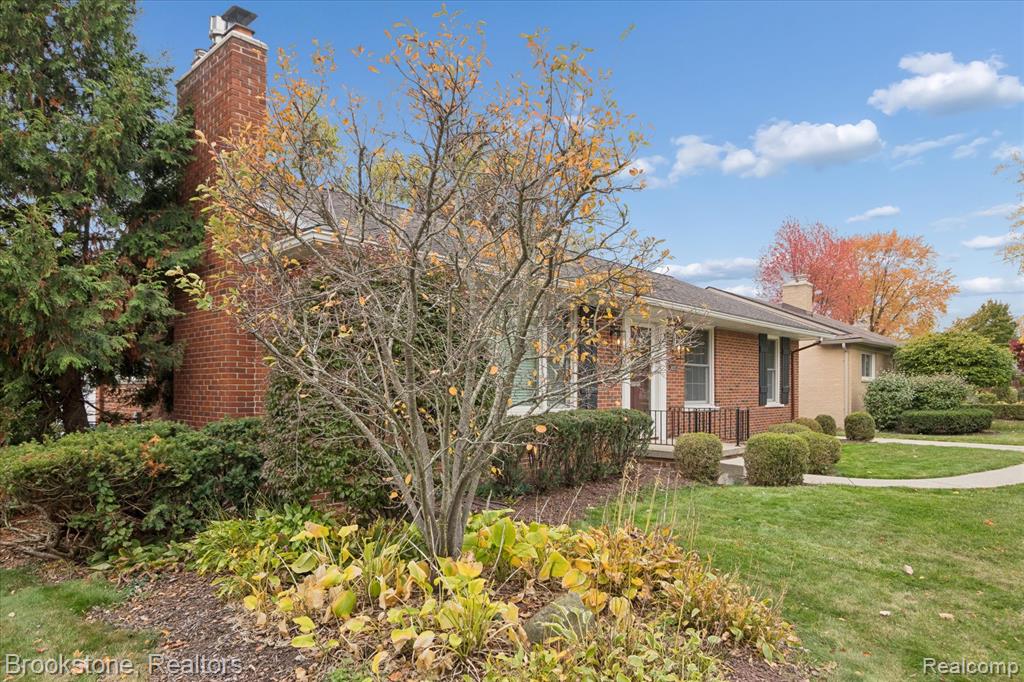 16951 Locherbie Avenue, Beverly Hills, MI 48025 — Photo 5