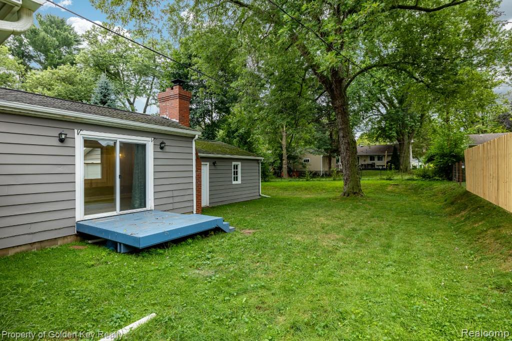 609 W Crane Street, Howell, MI 48843 — Photo 17