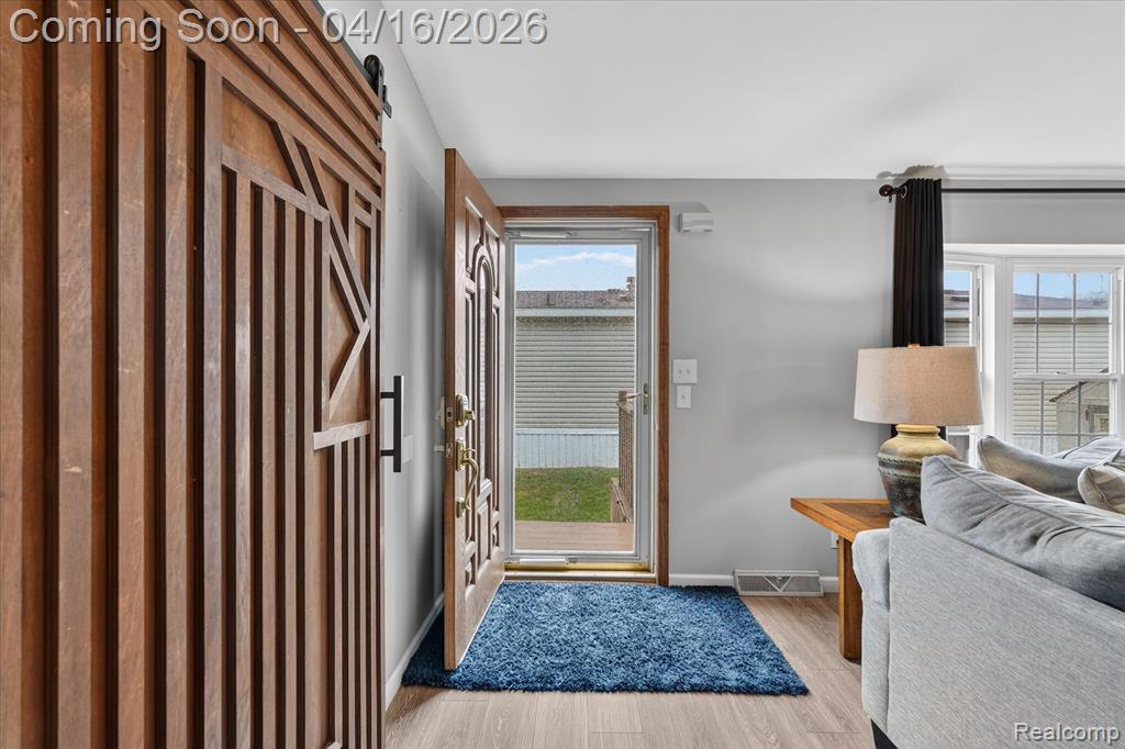 11542 Clearwater Dr, Fenton, MI 48430 — Photo 6