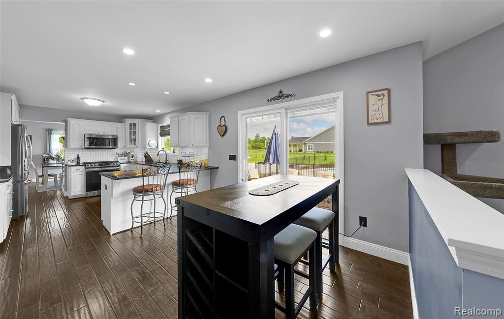 5015 LINDEMERE Drive, Fowlerville, MI 48836 — Photo 11