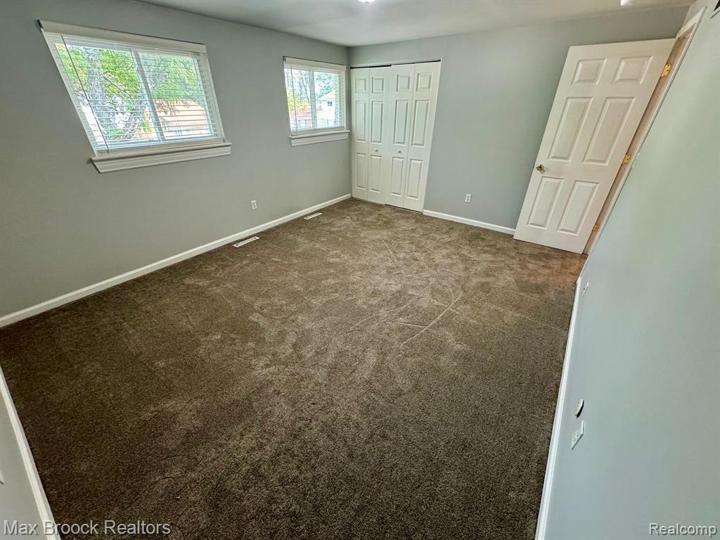 1407 LAUREL VALLEY Drive, Waterford, MI 48327 — Photo 11