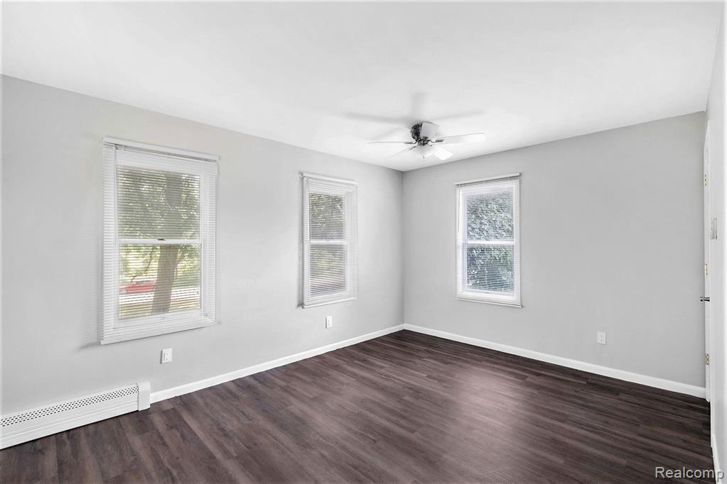 8327 Wiggins, Howell, MI 48855 — Photo 11
