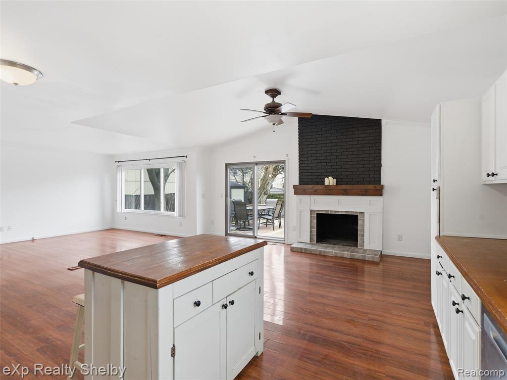 41670 Amberly Drive, Clinton Twp, MI 48038 — Photo 17