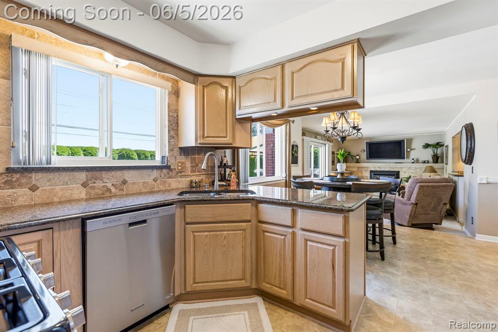 32040 Cambridge Drive, Warren, MI 48093 — Photo 20