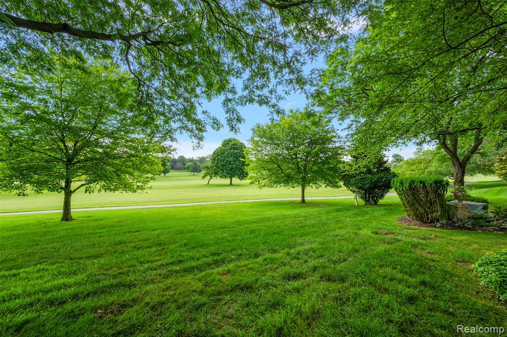 968 Golfview Court, Rochester Hills, MI 48307 — Photo 42