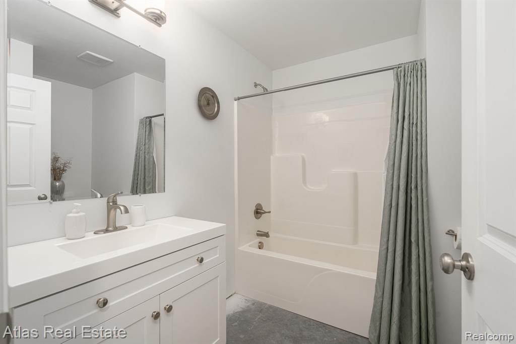 4081 Hidden View Drive, Flint, MI 48506 — Photo 26