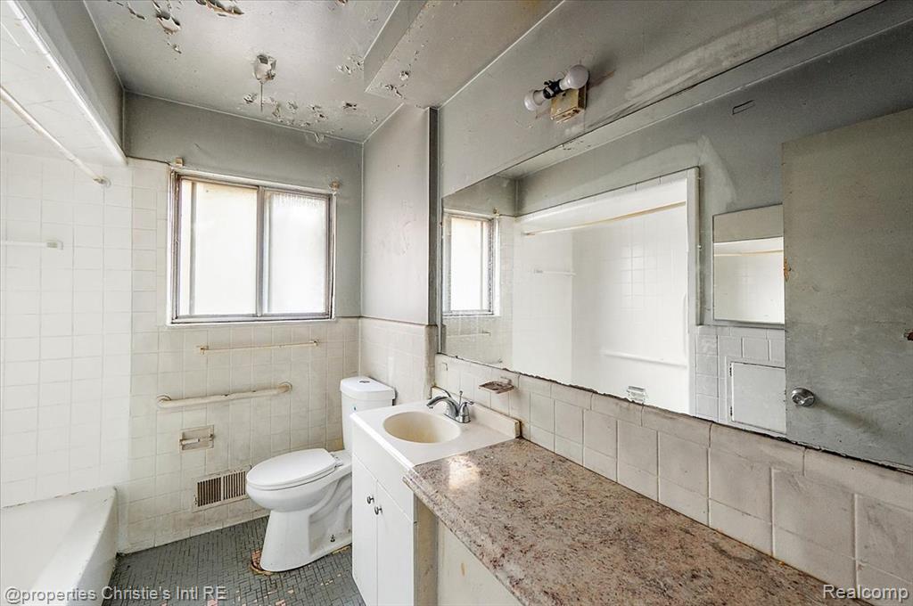 18104 Runyon Street, Detroit, MI 48234 — Photo 18