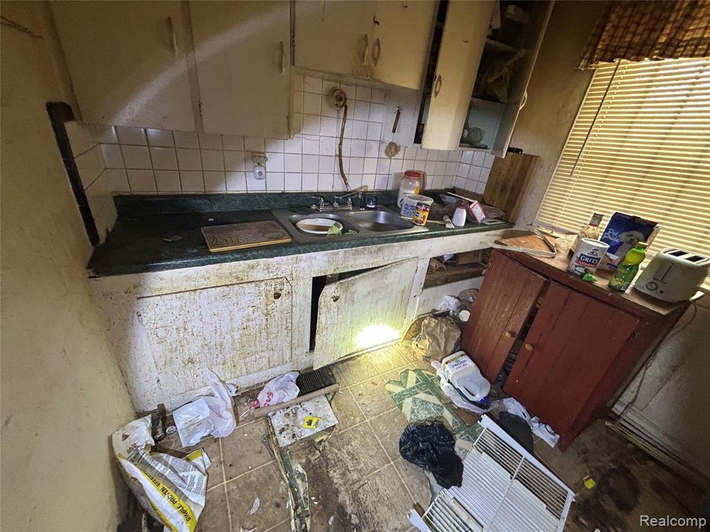 20233 Roselawn Street, Detroit, MI 48221 — Photo 10