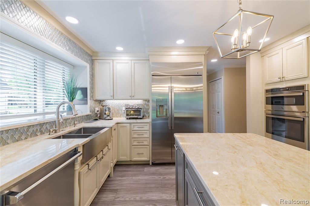 9158 Manchester Boulevard, Grosse Ile, MI 48138 — Photo 17