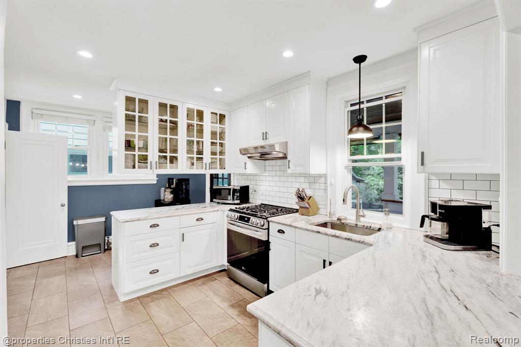 607 Knowles Street, Royal Oak, MI 48067 — Photo 13