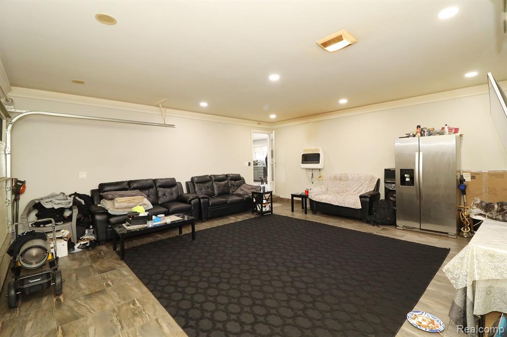 693 CRONIN Drive, Dearborn Heights, MI 48127 — Photo 26