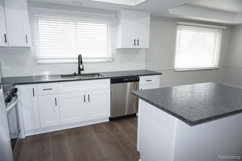 60938 LAKE EDGE, Washington, MI — Photo 5