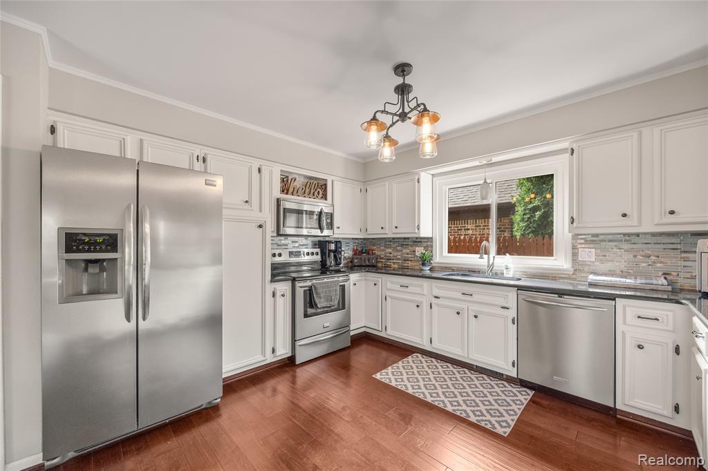 46073 Hollowoode Lane, Macomb, MI 48044 — Photo 10