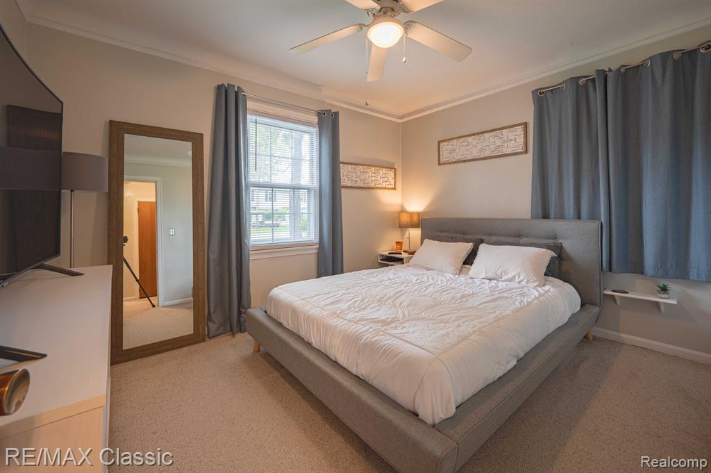 406 COMMON Street, Walled Lake, MI 48390 — Photo 23