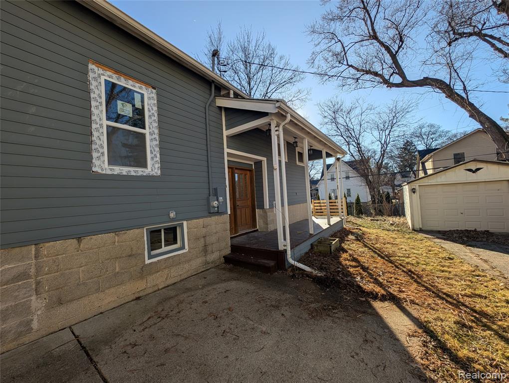 909 Hilldale Drive, Royal Oak, MI 48067 — Photo 4