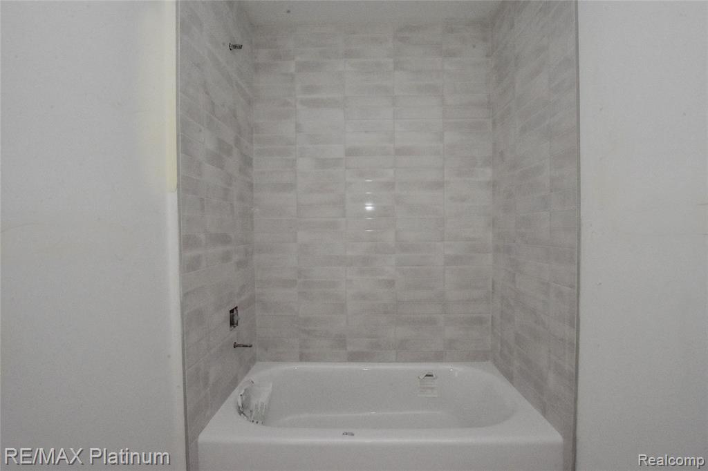 4570 Stillmeadow, Howell, MI 48843 — Photo 20