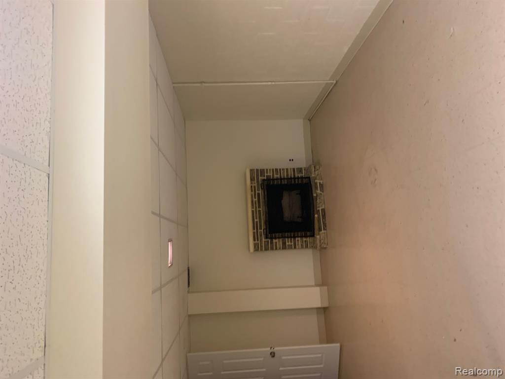 4935 Vista Court, Sterling Heights, MI 48310 — Photo 11
