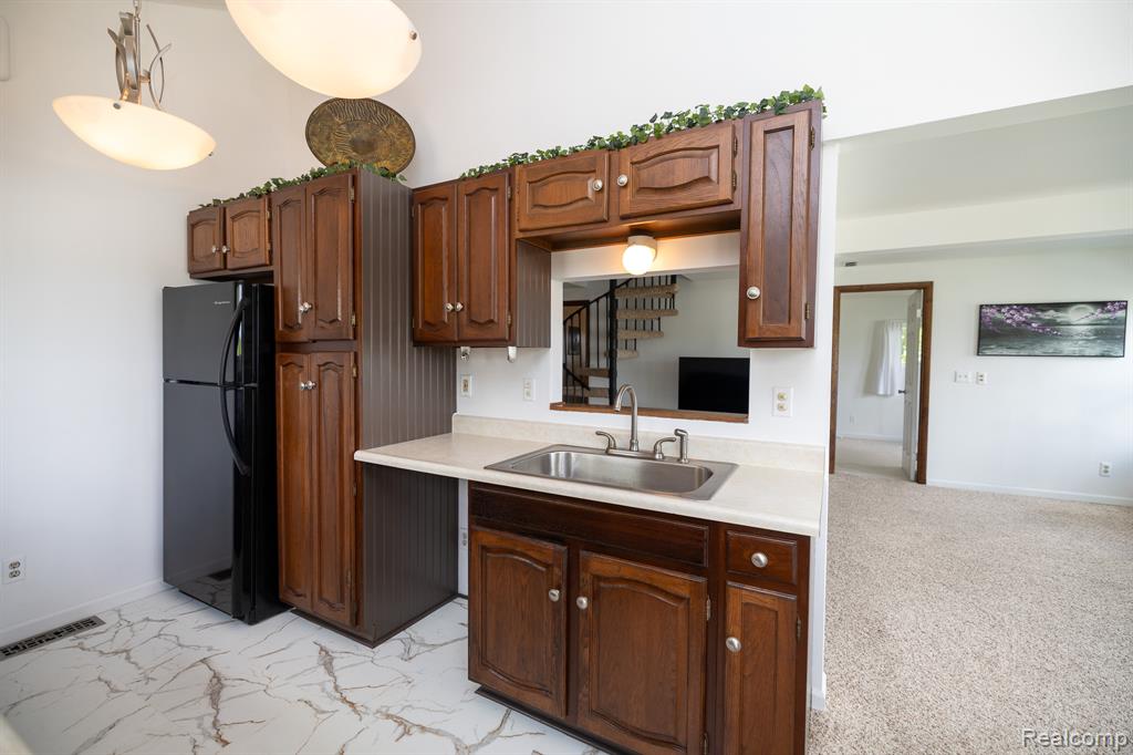 8691 Cooley Lake Road, Commerce Twp, MI 48382 — Photo 10