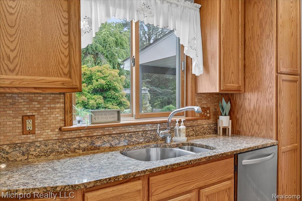 4932 Grange Hall Road, Holly, MI 48442 — Photo 14