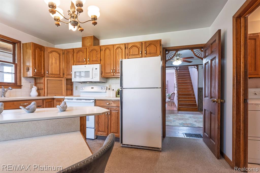 565 SLEAFORD Road, Howell, MI 48843 — Photo 15