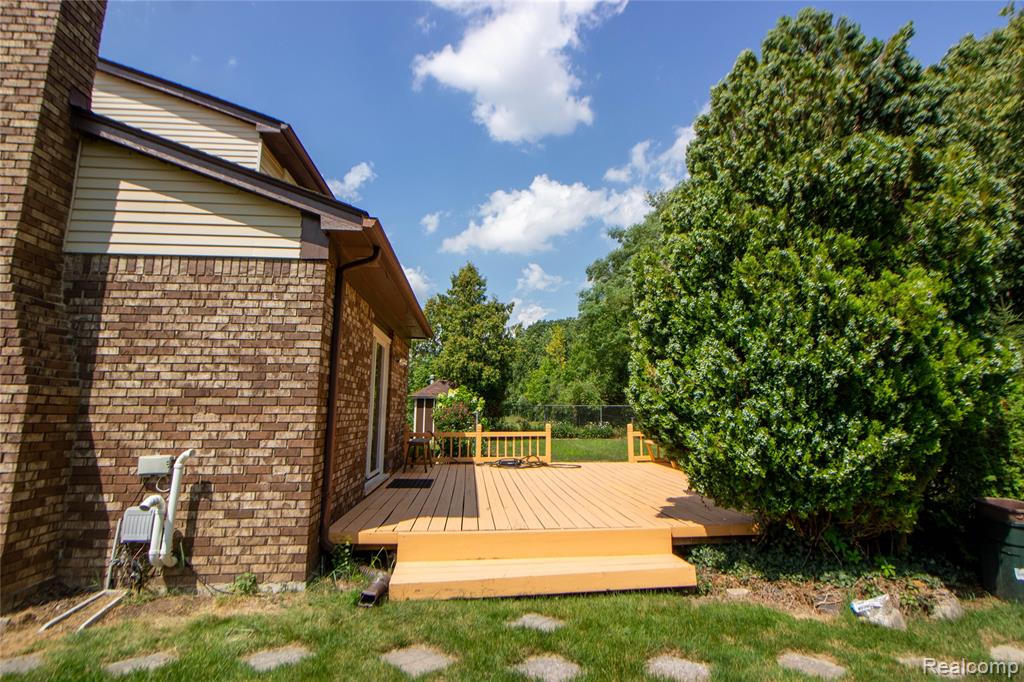 5502 Whitehaven Drive, Troy, MI 48085 — Photo 15