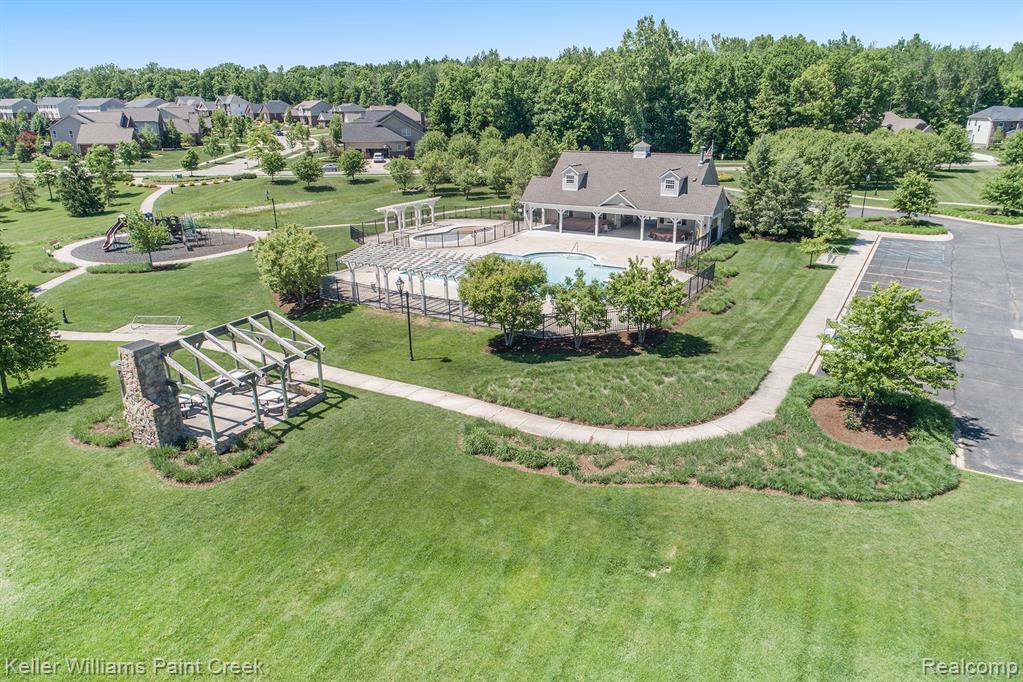 894 Wynstone Circle N, Oakland, MI — Photo 56