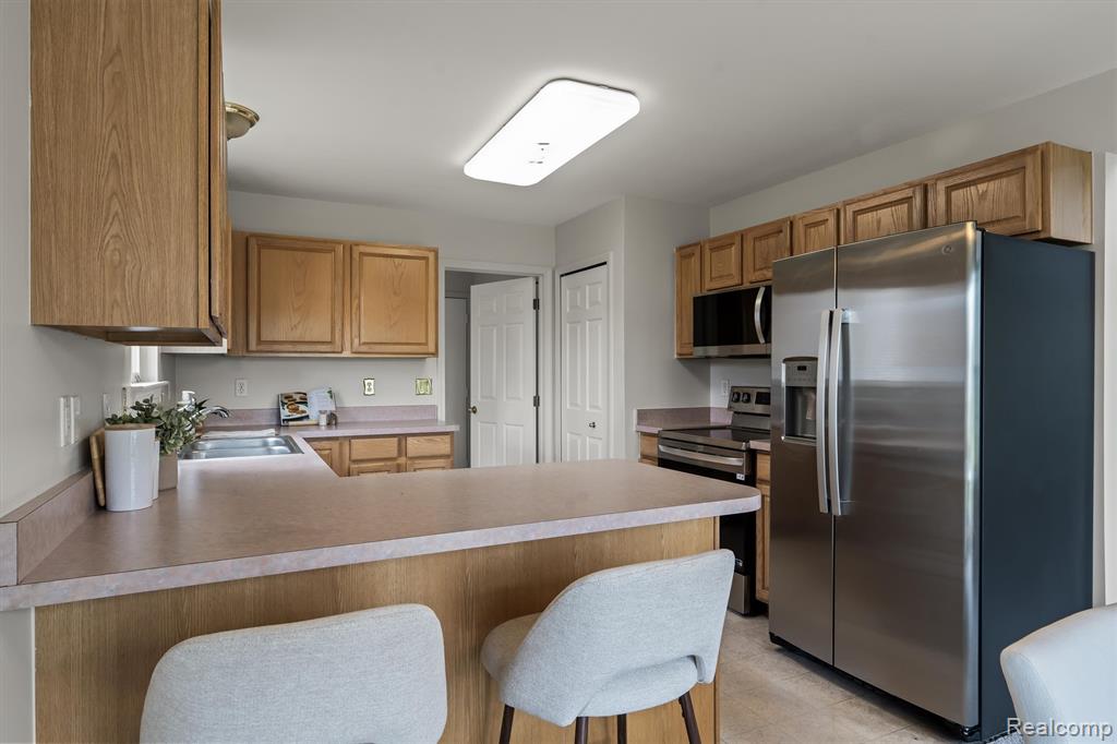 8249 Clocktower Court, Romulus, MI 48174 — Photo 11