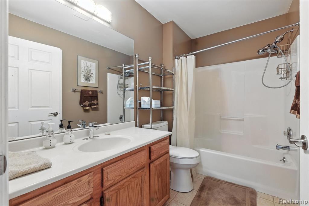 810 Crystal Lane, Marysville, MI 48040 — Photo 22