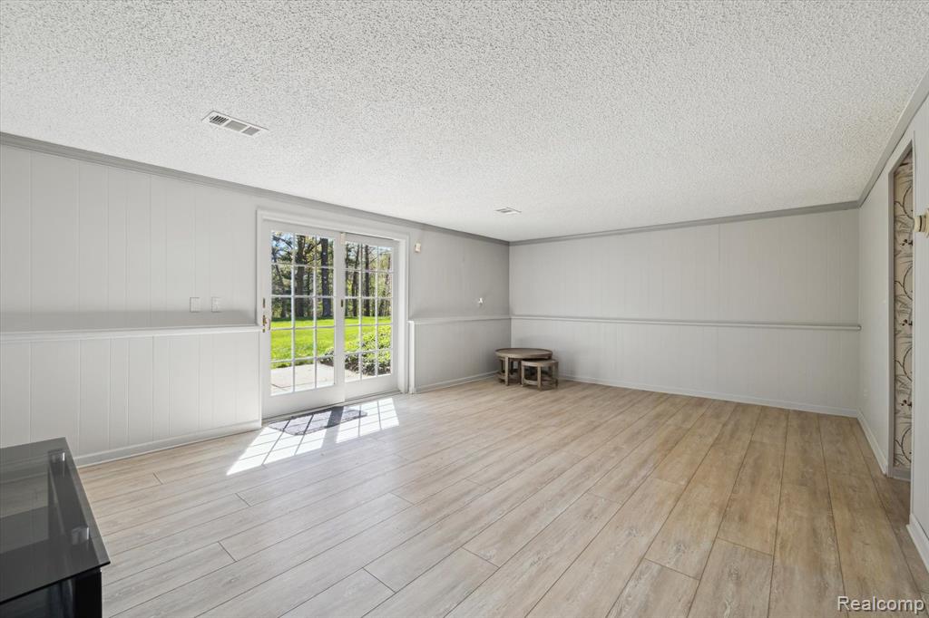 3958 NAPIER Road, Canton, MI 48187 — Photo 16