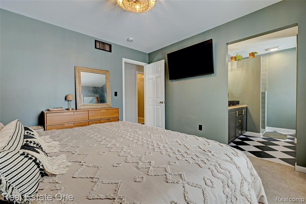 10147 Erie Street, Goodrich Vlg, MI — Photo 23