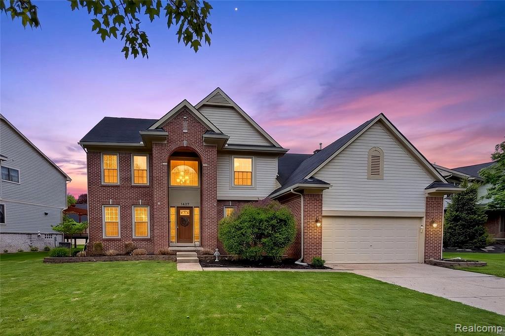 1427 Trailside Boulevard, Wixom, MI 48393