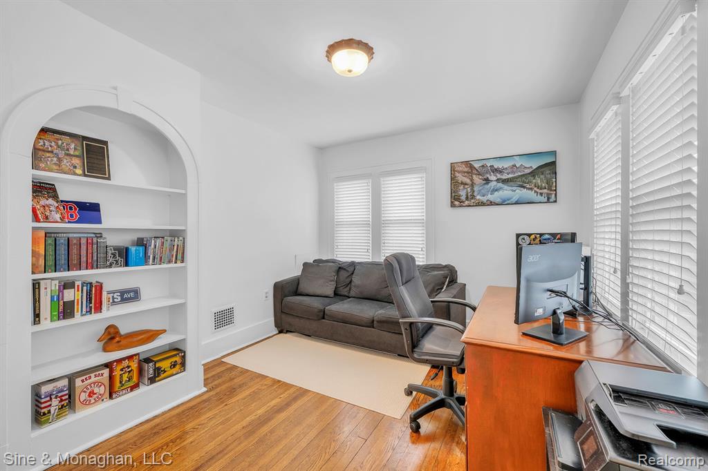 424 W Hudson Avenue, Royal Oak, MI 48067 — Photo 23