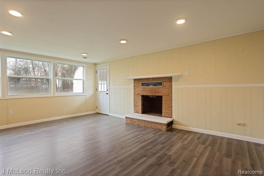 215 ARROWHEAD Drive, Prudenville, MI 48651 — Photo 17