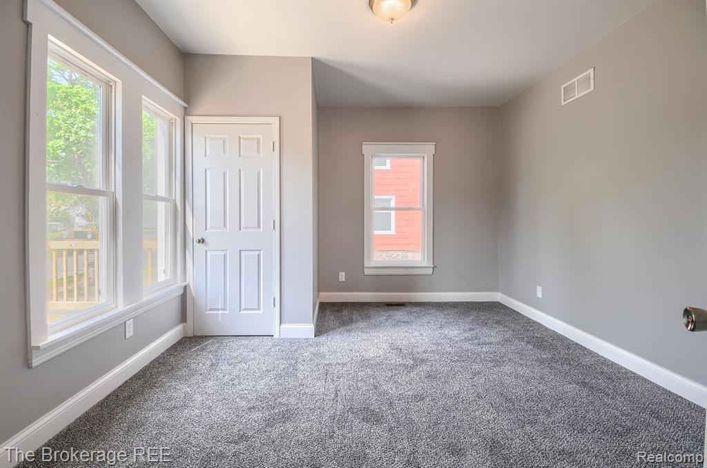 11 1ST Street, Oxford, MI 48371 — Photo 15