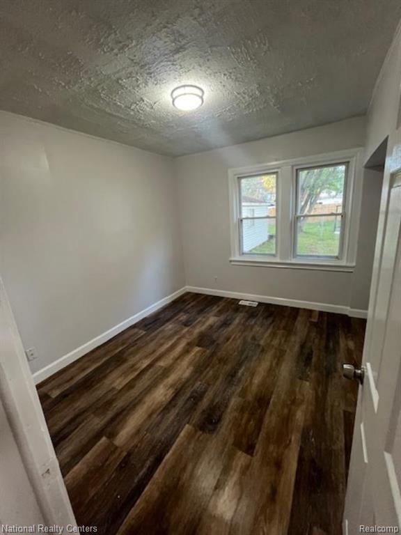 7547 Stephens, Center Line, MI 48015 — Photo 2