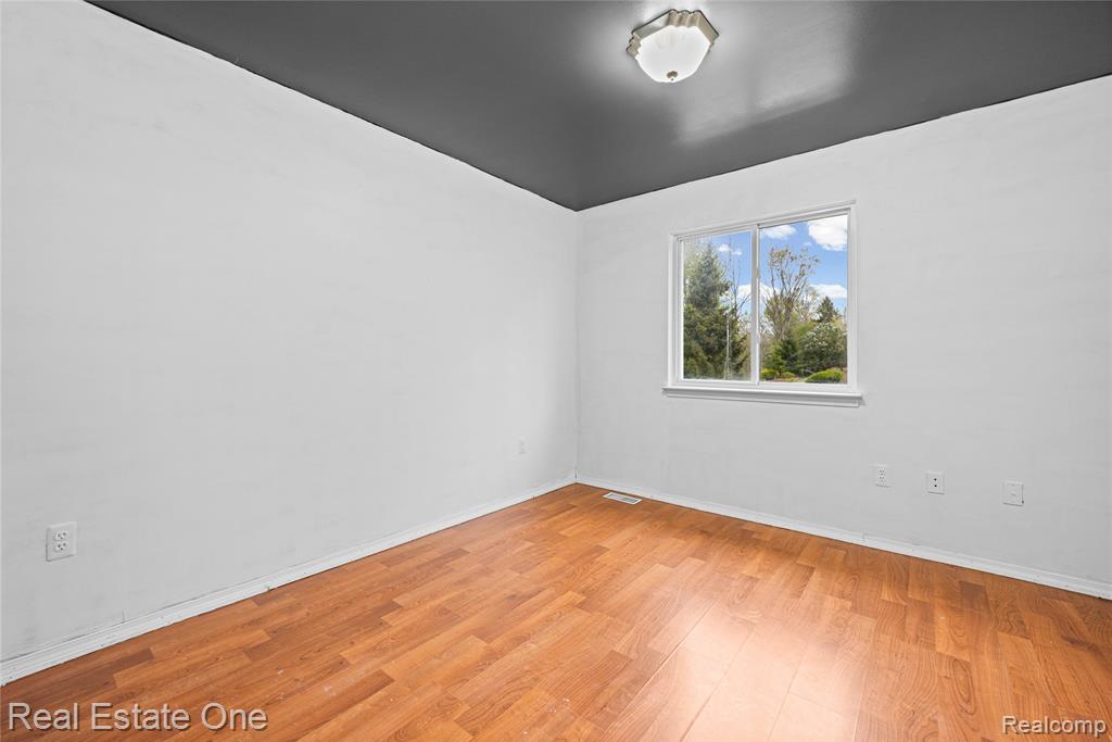7295 W Maple Road, West Bloomfield, MI — Photo 20