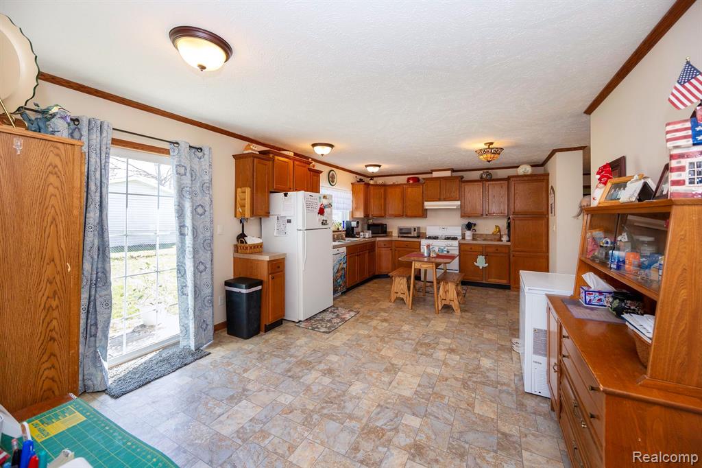7437 NORFOLK Drive, Onsted, MI 49265 — Photo 12