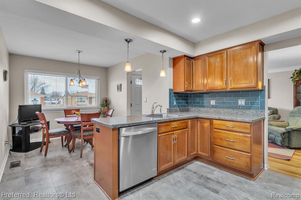 5238 Busch Avenue, Warren, MI 48091 — Photo 14