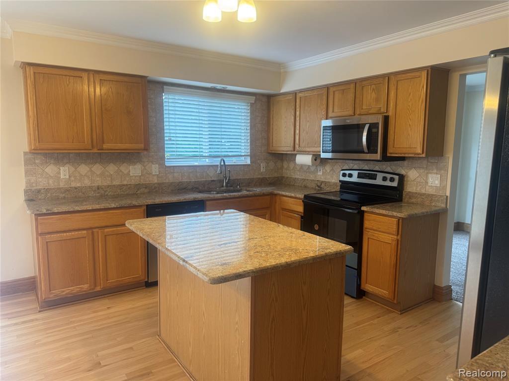 5245 Riverwalk Trail, Commerce Twp, MI 48382 — Photo 14