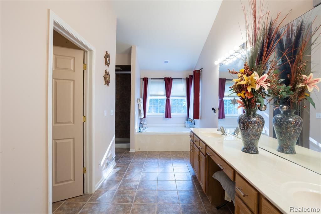 6263 Knob Bend Drive, Grand Blanc, MI 48439 — Photo 23