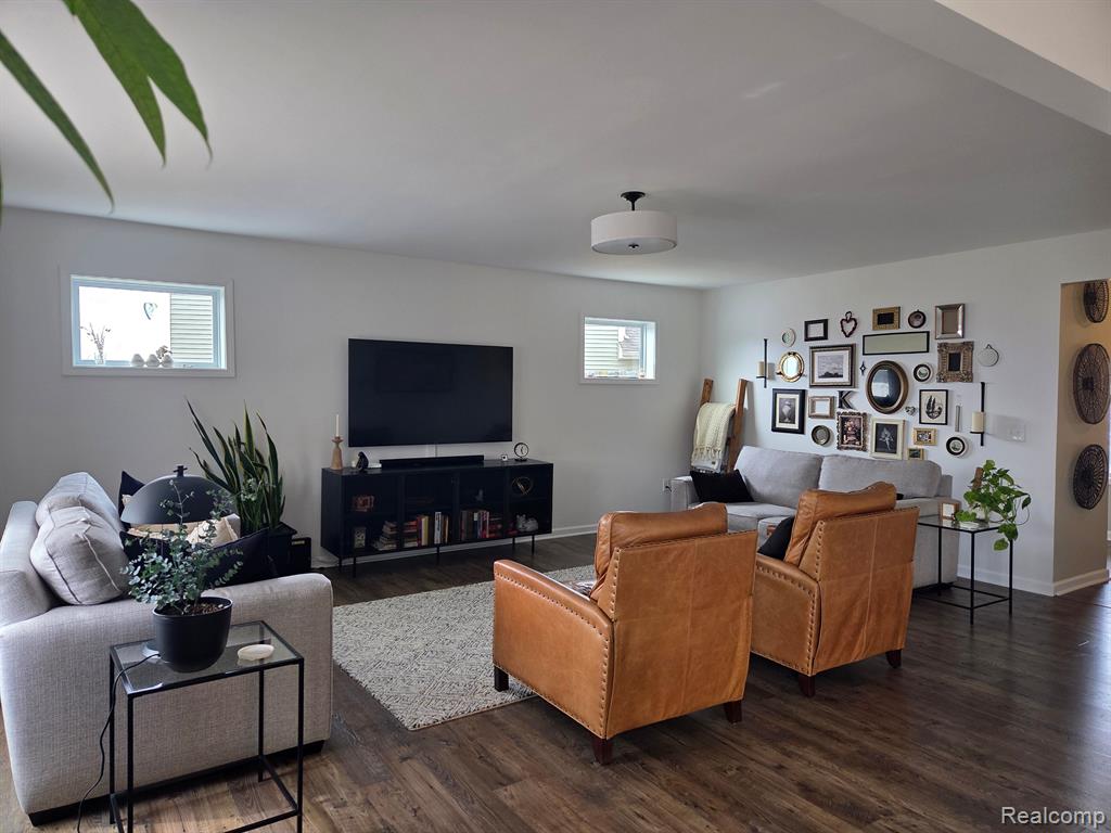 376 VENTURA, Howell, MI 48855 — Photo 10