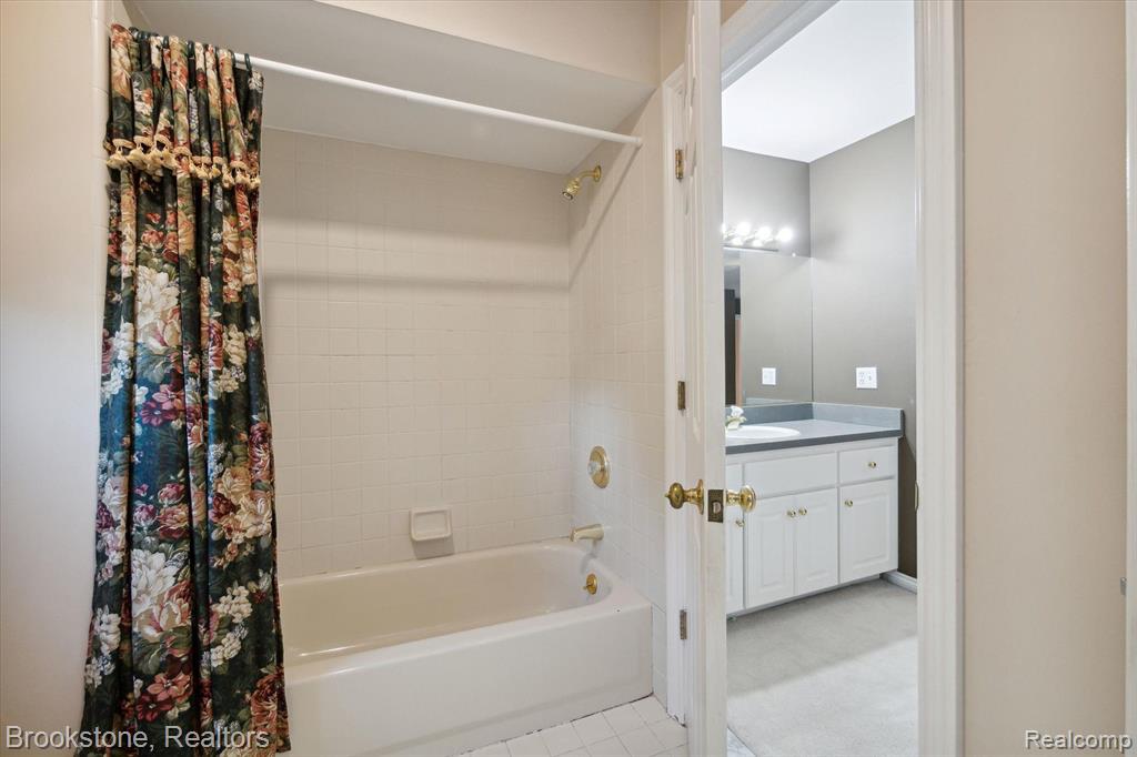 770 LAKEWOOD Drive, Rochester Hills, MI 48309 — Photo 33
