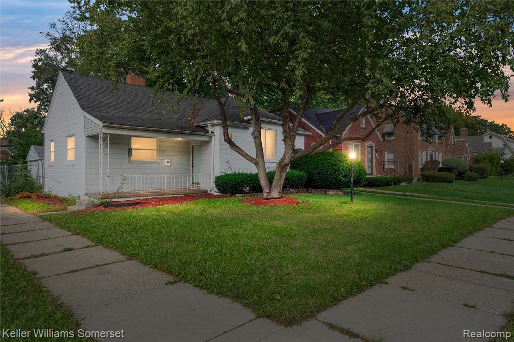 16701 Lindsay Street, Detroit, MI 48235