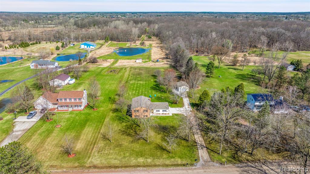 8255 BURPEE Road, Grand Blanc, MI 48439 — Photo 36