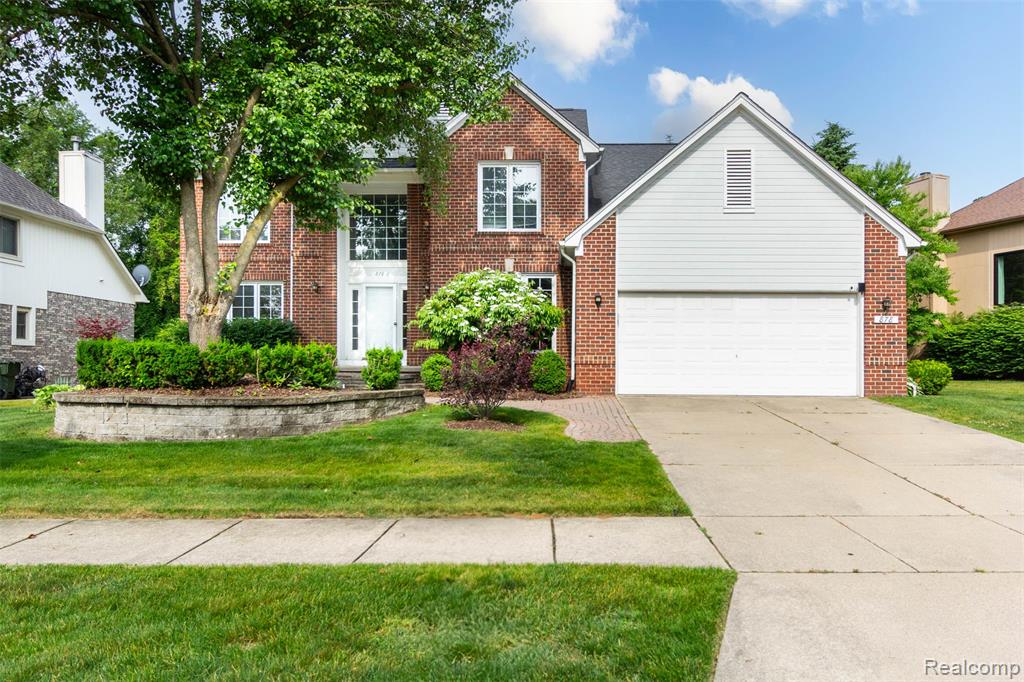 878 Dakota, Rochester Hills, MI 48307 — front exterior